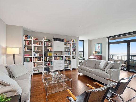 4th image of 1160 S Michigan Ave APT 3605