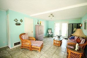3rd image of 1181 Elvis Presley Dr