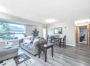 136 N Mount Aberdeen Mnr SE, Calgary, AB T2Z 3N8
