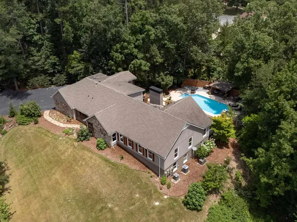 2416 Cahaba River Est, Hoover, AL 35244
