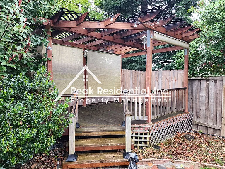 1044 Sandwick Way — Photo 38