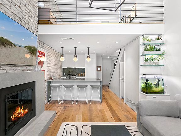 2nd image of 838 Greenwich St APT 4D