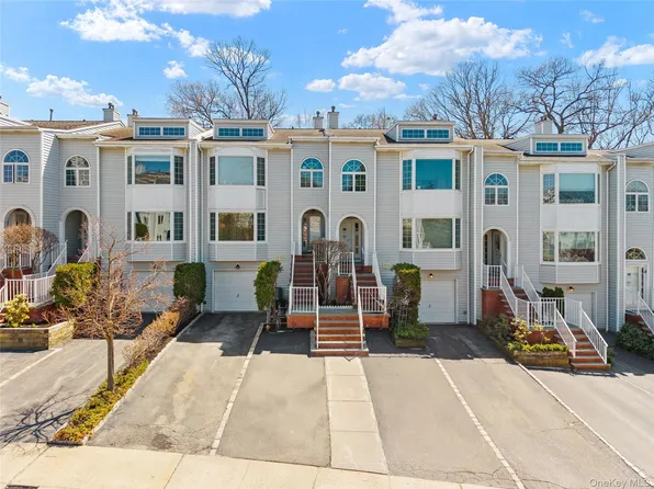 240-46 Oak Park Drive #37a, Little Neck, NY 11362