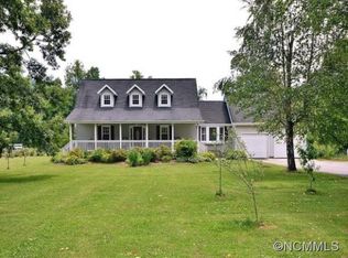 10 Happy Valley Dr, Mills River, NC 28759