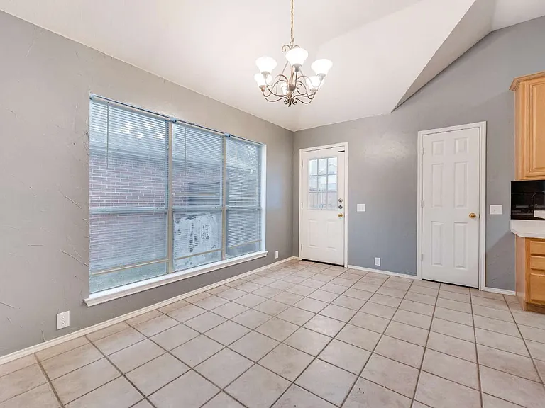5909 Berkshire Rd — Photo 37