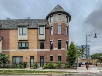 101 Home Ave, Oak Park, IL, 60302