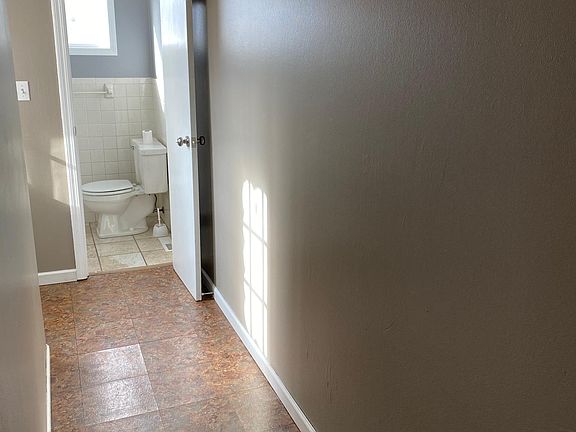 5th image of 133 Fairgreen Dr