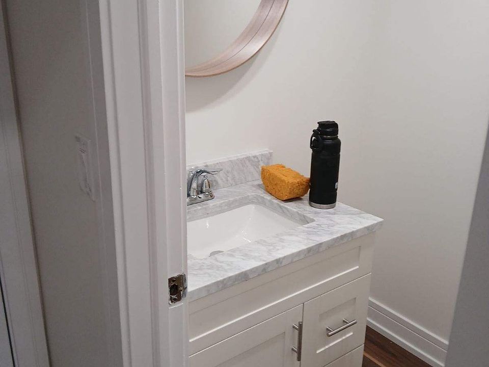 1st image of 1120 Hampton Hbr