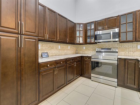 4th image of 3003 La Mirage #3003