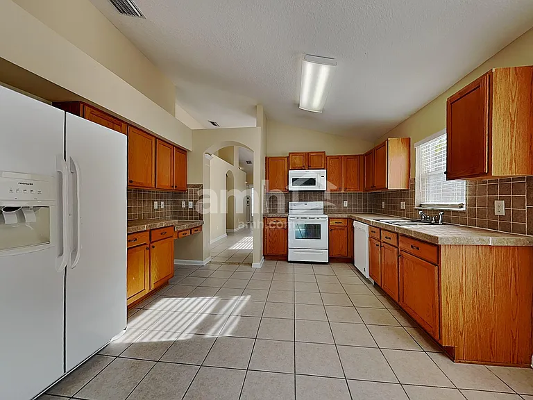 11555 Misty Isle Ln — Photo 3
