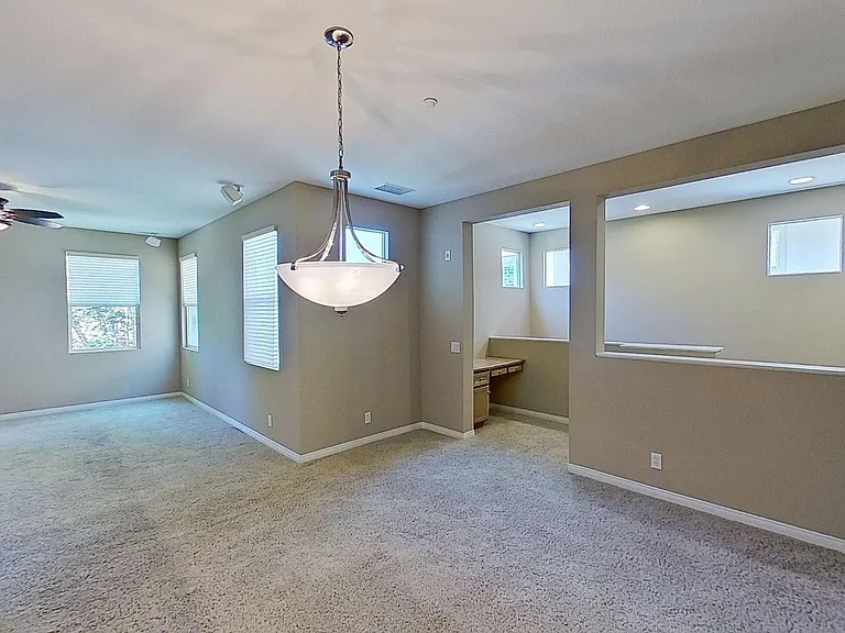 32 Meridian Dr — Photo 4
