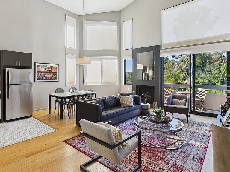 888 Hilgard Ave — Photo 38