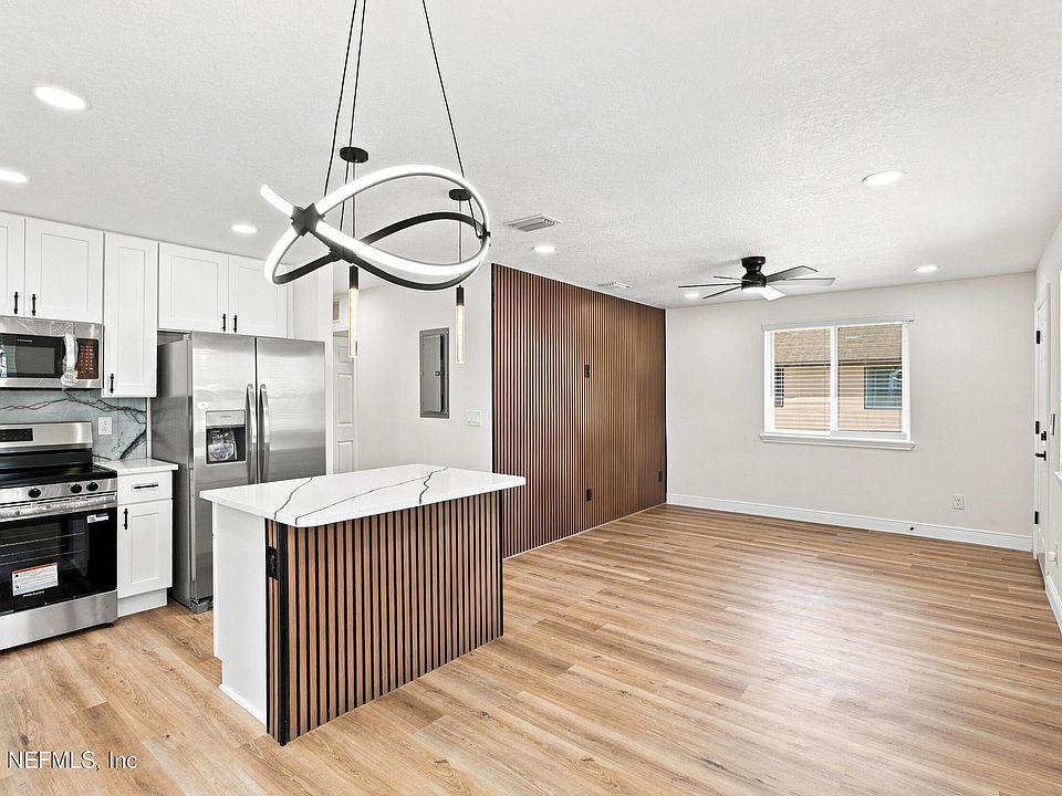 1st image of 2033 W 13TH Street