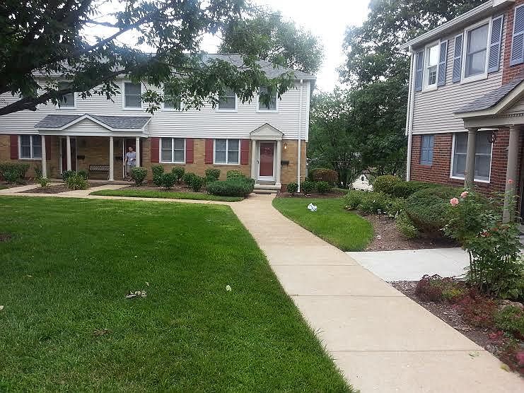 Great Front Yard!  