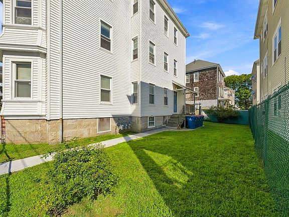 4th image of 99 Hazard St