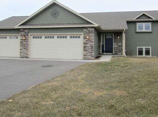 922 Windwood Dr, Kronenwetter, WI 54455