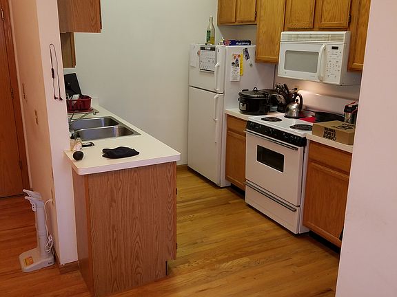 2nd image of 111 King St APT 201