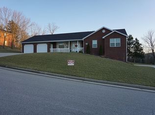 3700 Christian Rdg, Jefferson City, MO 65101