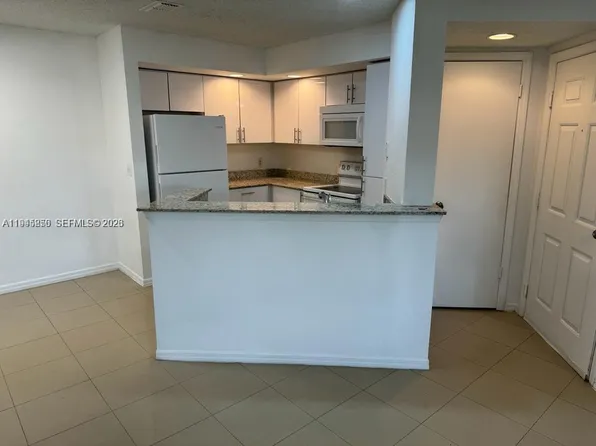 3430 Pinewalk Dr #615, Pompano Beach, FL 33063