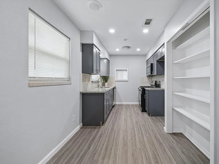 9315 Glen Shadow Dr — Photo 6