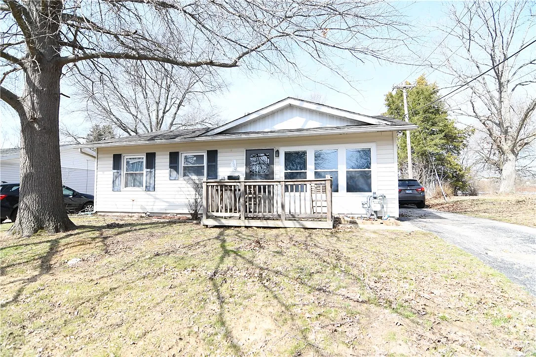 332 W Imboden Dr photo 1