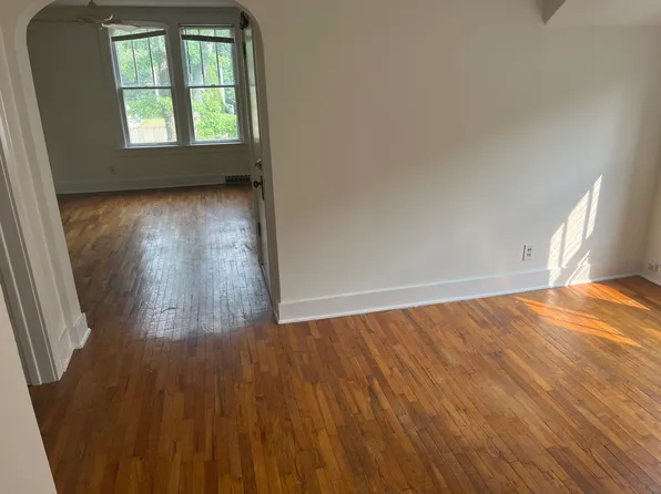 912 Wayne St, Saint Joseph, MI 49085