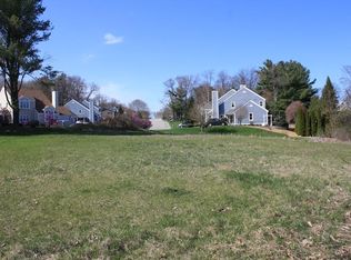 6 Pioneer Ln, Auburn, MA 01501