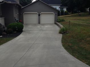 1610 Nicholear Ave, Coshocton, OH