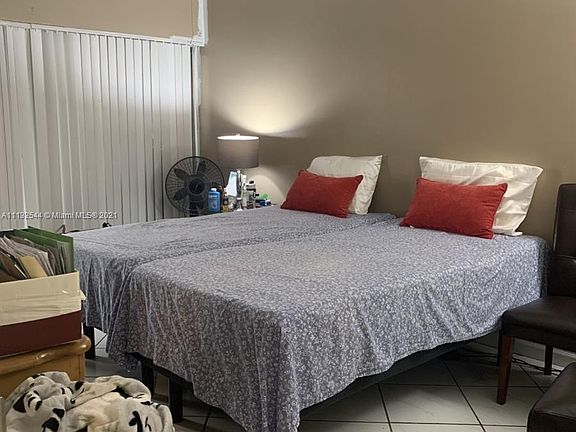 5th image of 488 NE 18th Ave APT 104
