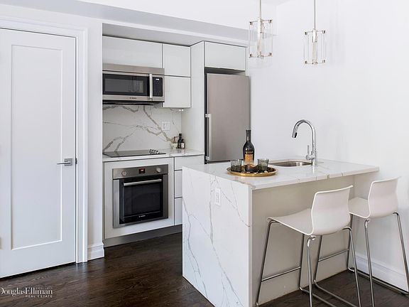 2nd image of 45 Tudor City Pl APT 419