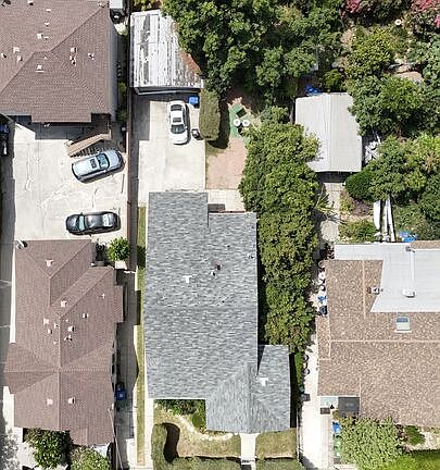 4th image of 217 N Park View St