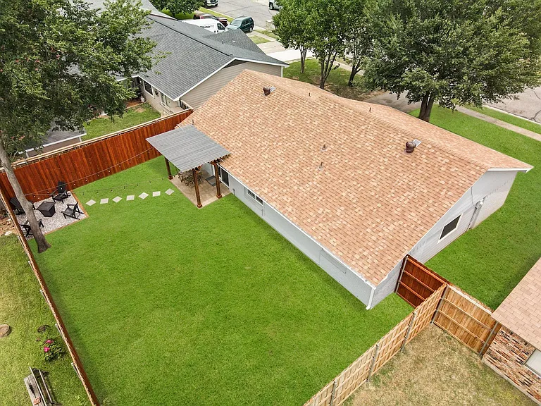 2412 Pebblebrook Trl — Photo 35