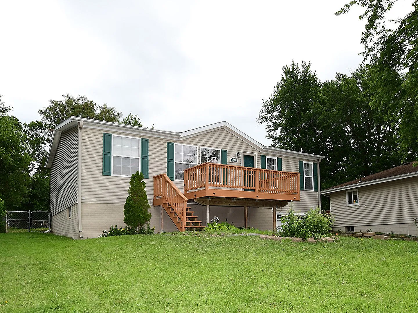 4 bedroom / 3 bath in Yutan! Available Now! — Photo 2