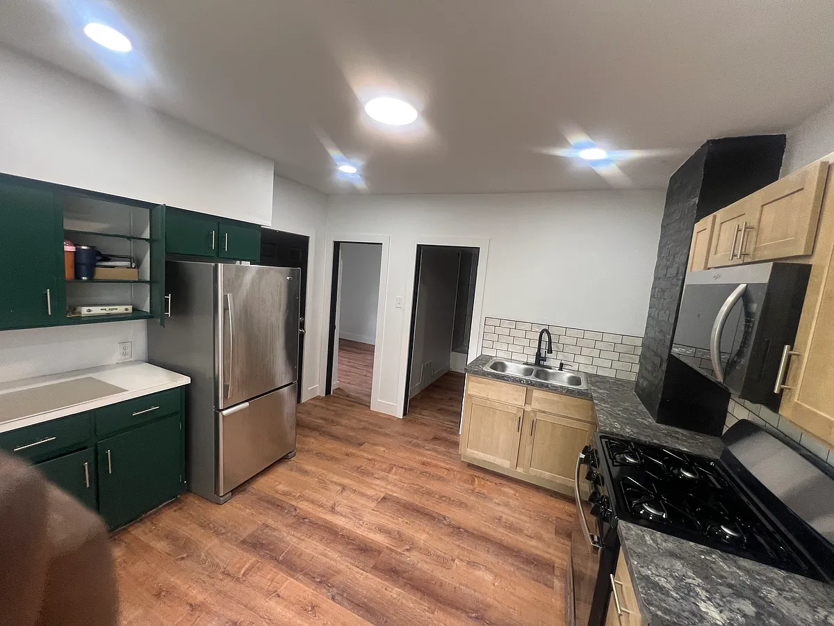 Building Photo - 106 Pomona Pl #1