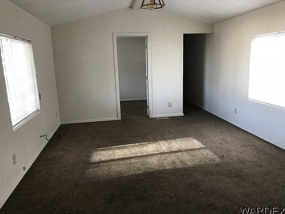 3rd image of 1858 Artesia Dr