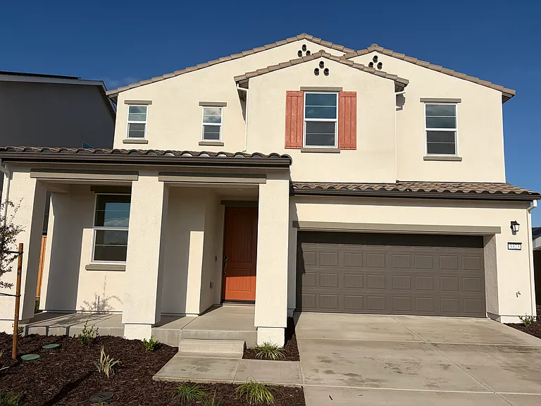 3323 Cascade Dr — Photo 1
