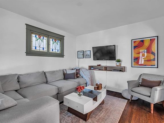 5th image of 6742 Marquette Ave