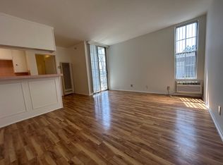 5225 Cahuenga Blvd #18, North Hollywood, CA 91601