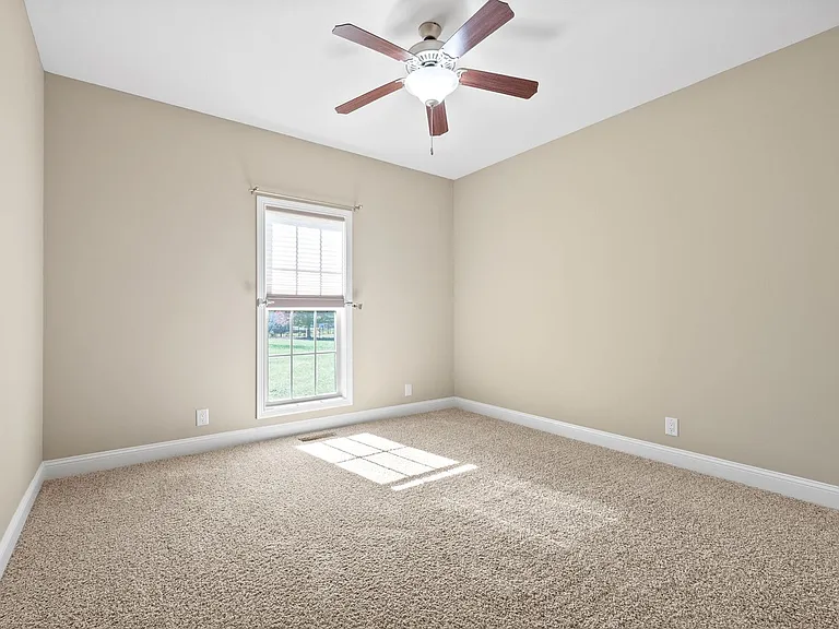 126 Parkland Cir — Photo 23