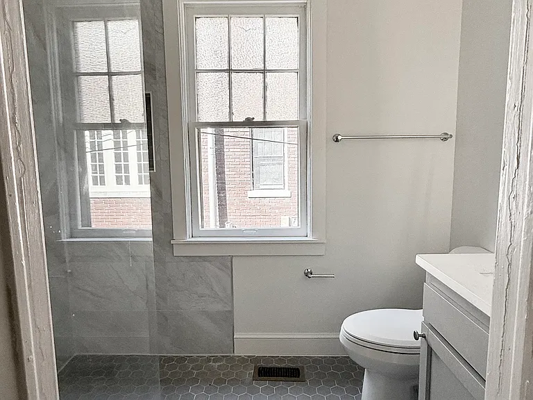 2325 Glenmary Ave #1 — Photo 13