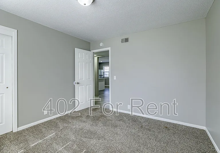 1008 S 29th St #4 — Photo 9