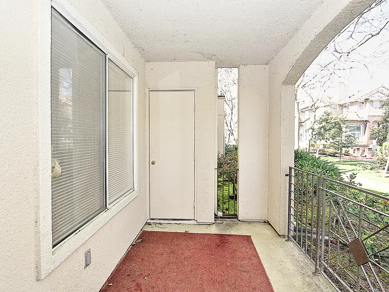 745 Overture Ct — Photo 16
