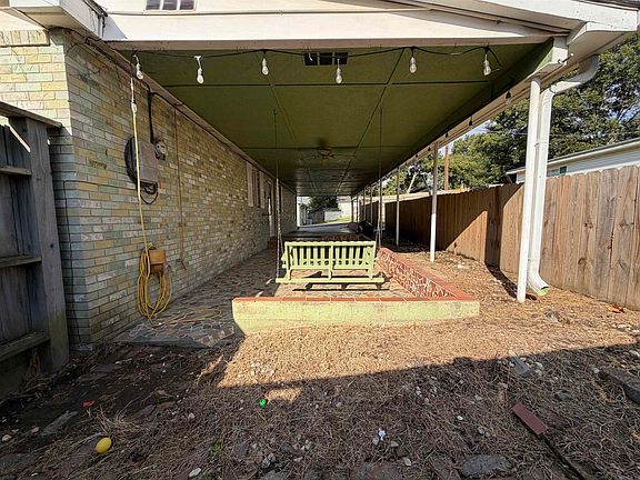 5th image of 939 W Court St