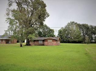 1166 Fm 1406 Rd, Winnie, TX 77665