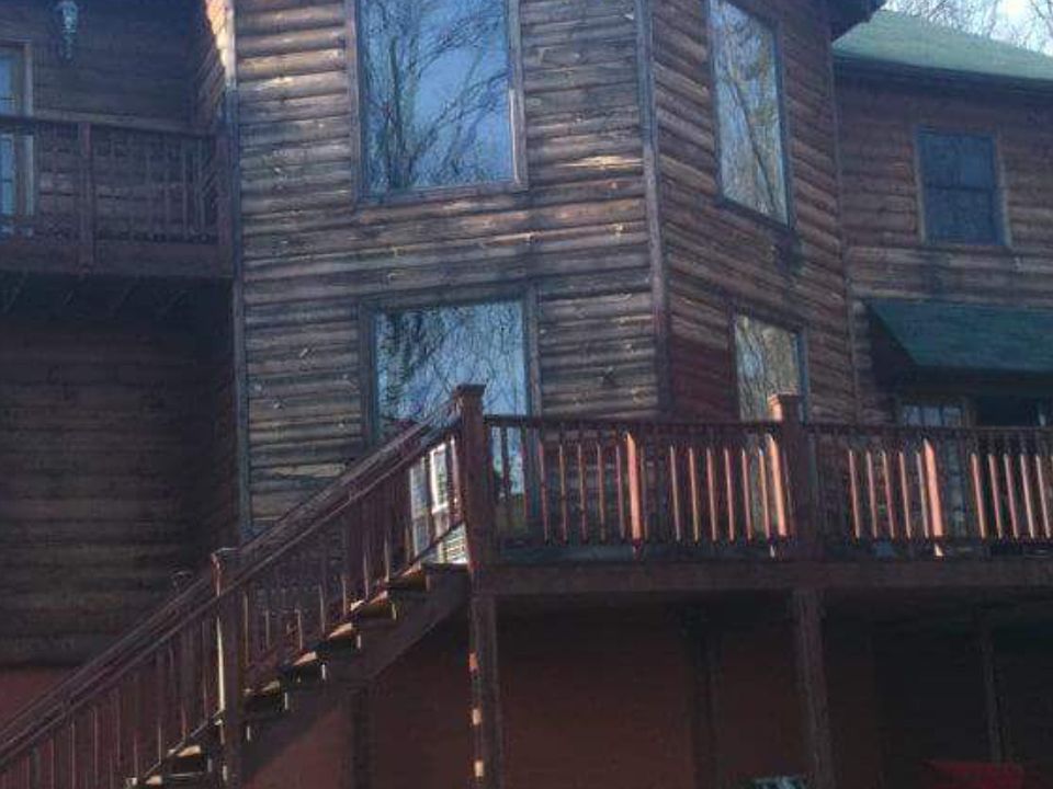 2nd image of 789 Courtney Ln