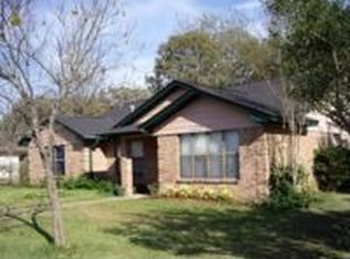 4113 Warwick Ln, Bryan, TX 77802