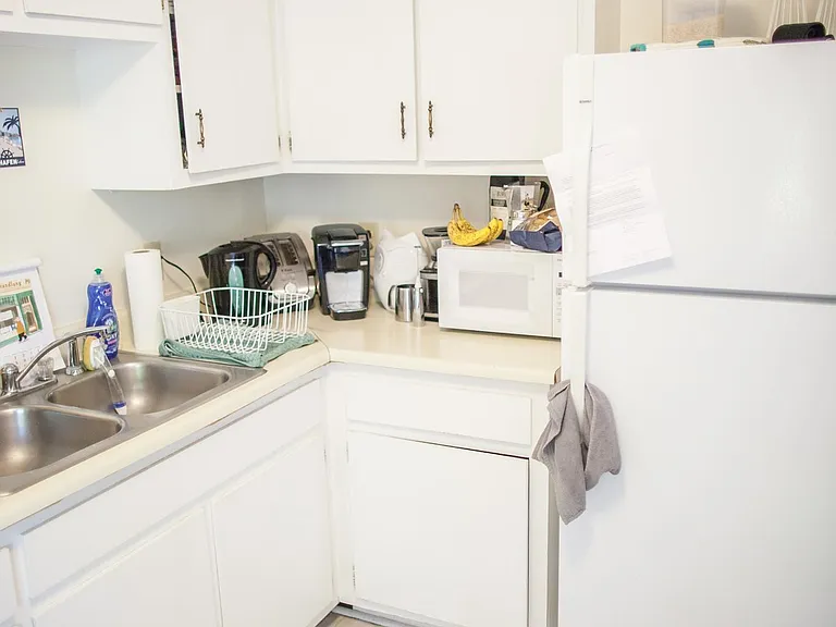 1523 Ashwood Ave #C — Photo 3