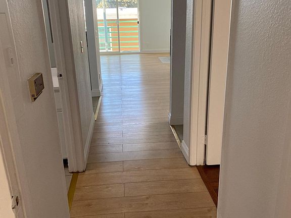 5th image of 2550 S Barrington Ave #201