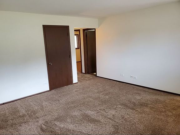 3rd image of 1325 Willow Ct #1