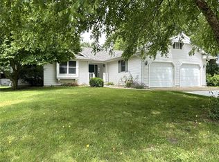 1003 N Merchant St, Effingham, IL 62401